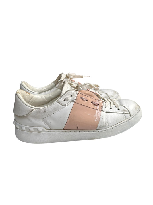 Valentino open